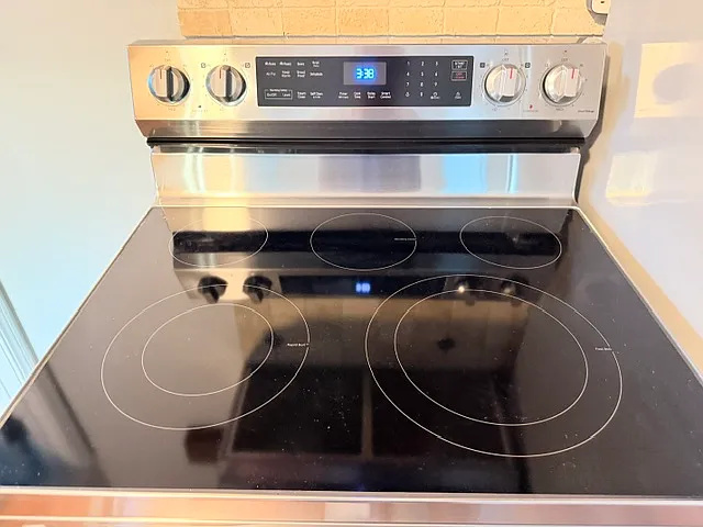 Brand new induction cooktop/stove.