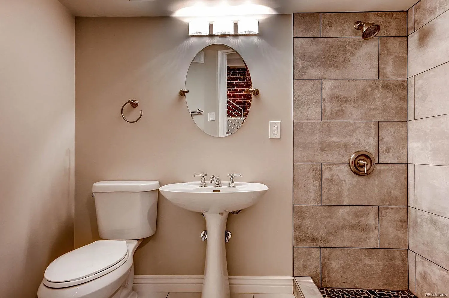 2935 N Marion St - - — Photo 4