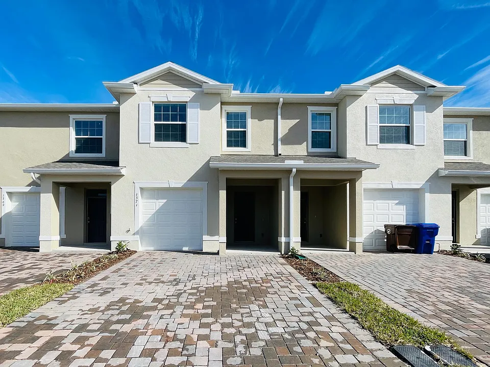 1371 Isleta Loop