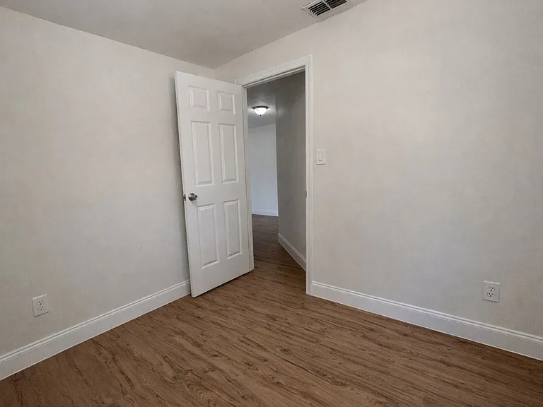 569 Nuna Ave — Photo 10