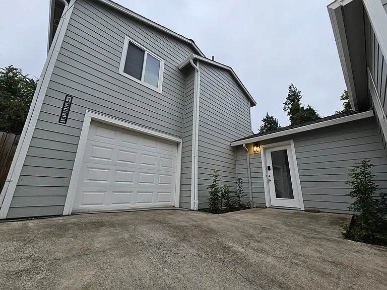 13235 SE Oatfield Rd — Photo 31