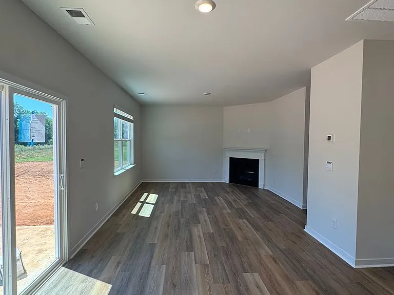 764 14th Avenue Ct NE — Photo 8