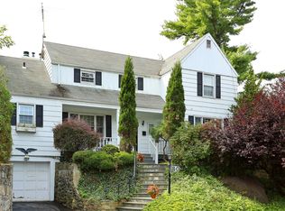 80 Leewood Dr, Eastchester, NY 10709