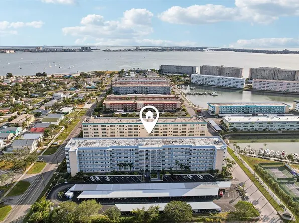 2850 59th St S APT 501, Gulfport, FL 33707