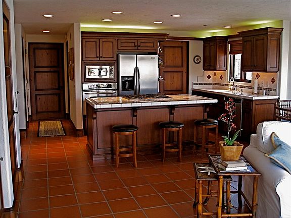 Beautiful kitchen opens to family room