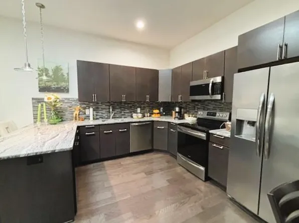 415 New York Ave #3B, Huntington, NY 11743