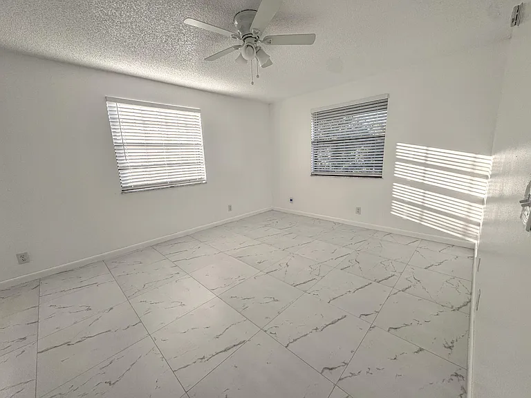 10687 Royal Palm Blvd — Photo 13