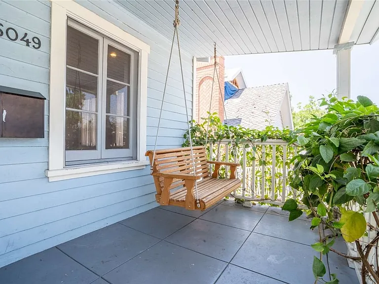 5049 Mount Royal Dr — Photo 2