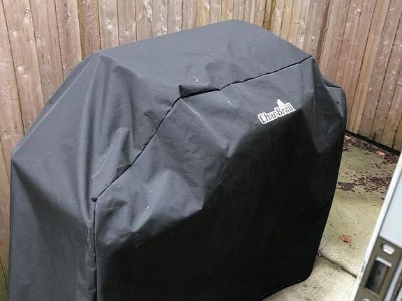 grill patio outside in the back of the house