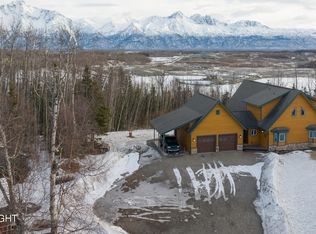 10080 E Valley Crest Dr, Palmer, AK 99645