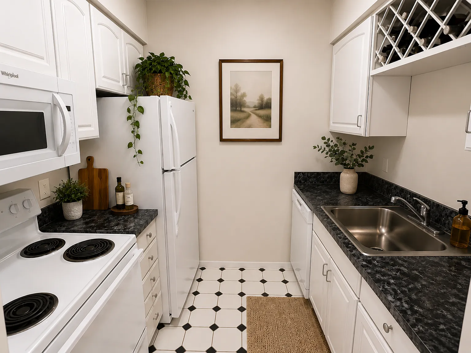 Varsity Management 723 W Madison — Photo 4