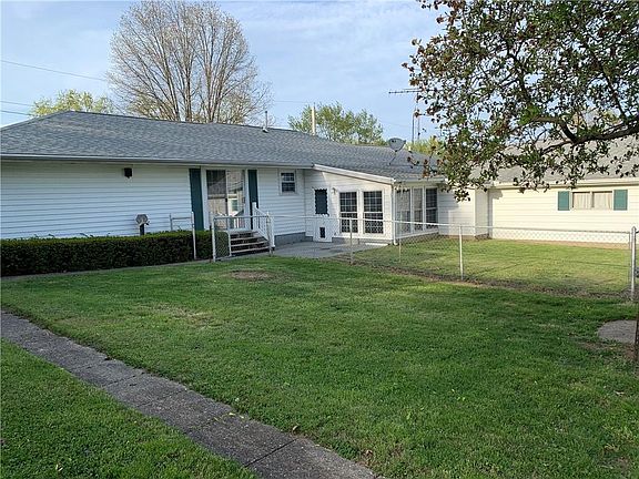3rd image of 614 E Blackburn St