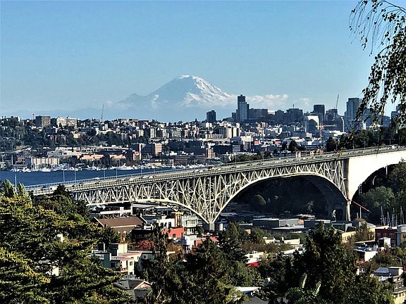 Mt Rainier, Lake Union, downtown, Cascades & Olympic views from house
