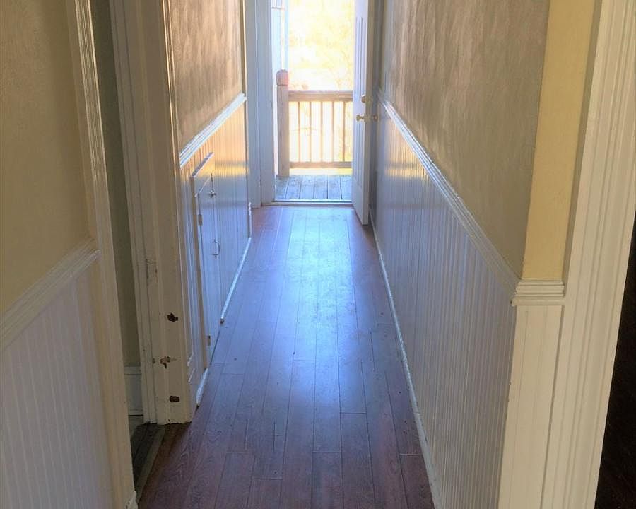 1st image of 110 E Washington Ave #B