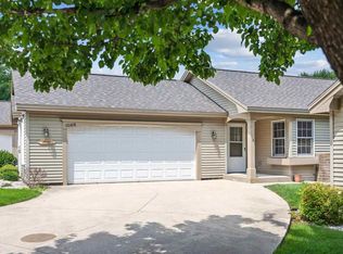 1088 Hemingway Ln, Traverse City, MI 49686