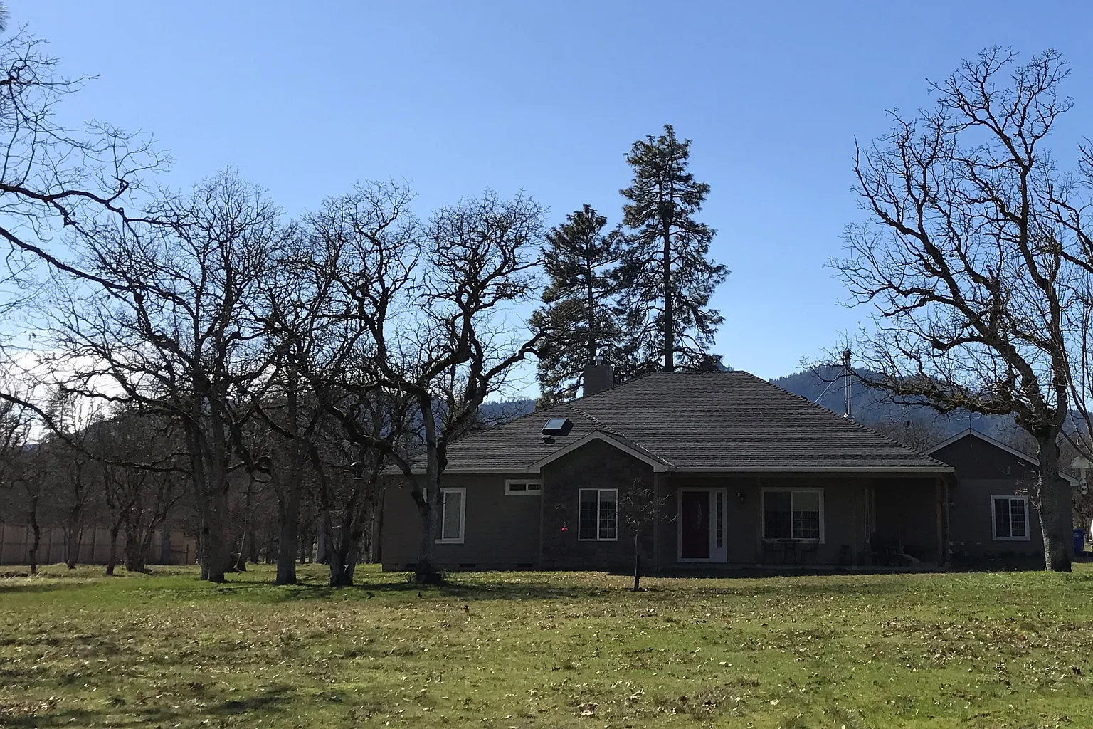 519 Rock Creek Rd photo 1