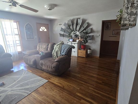 4th image of 1012 W B St