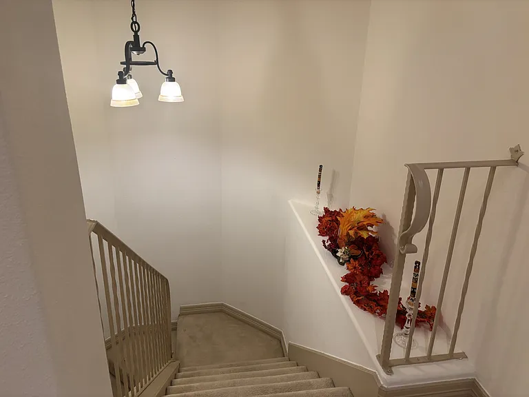 131 Westcourt Ln — Photo 32