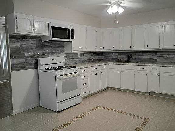 3rd image of 21845 Orion Ave