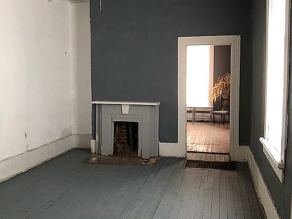 4th image of 41 W Desoto Ave