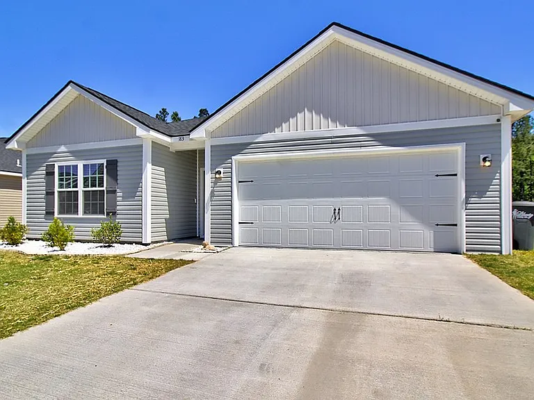 183 W West Winn Ave — Photo 2