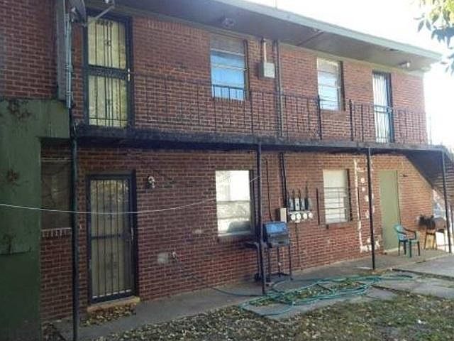 2nd image of 1199 Latham St #1