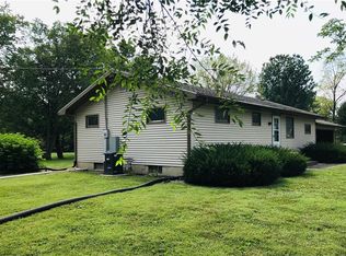 302 W North 1st St, Strasburg, IL
