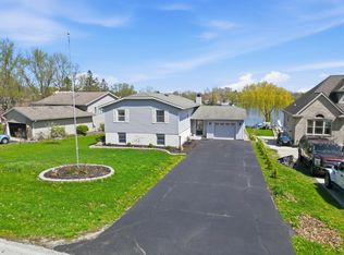 1065 Shoreline Rd, Crown Point, IN 46307