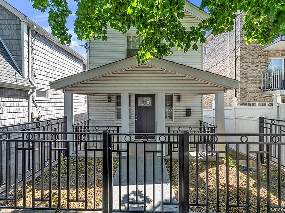 2nd image of 1014 Quincy Avenue