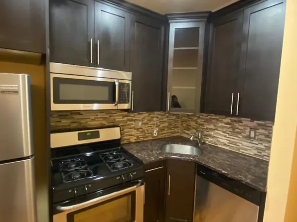 206 Washington Street image 1 of 10