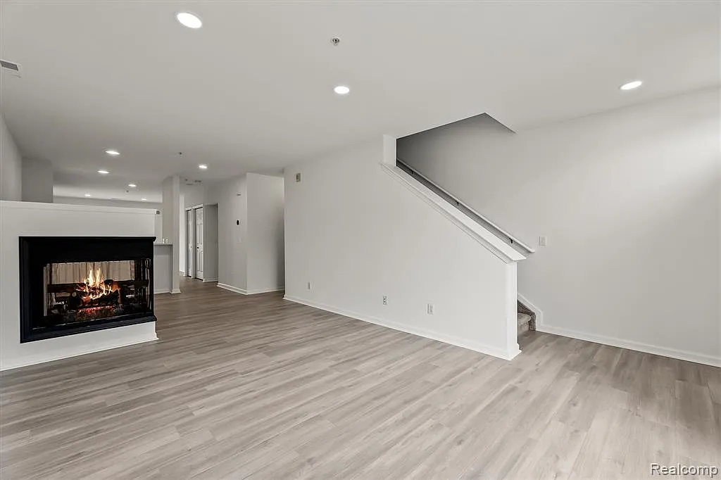 2 bed, 2.5 bath, 1413 sqft, $2,299 — Photo 3
