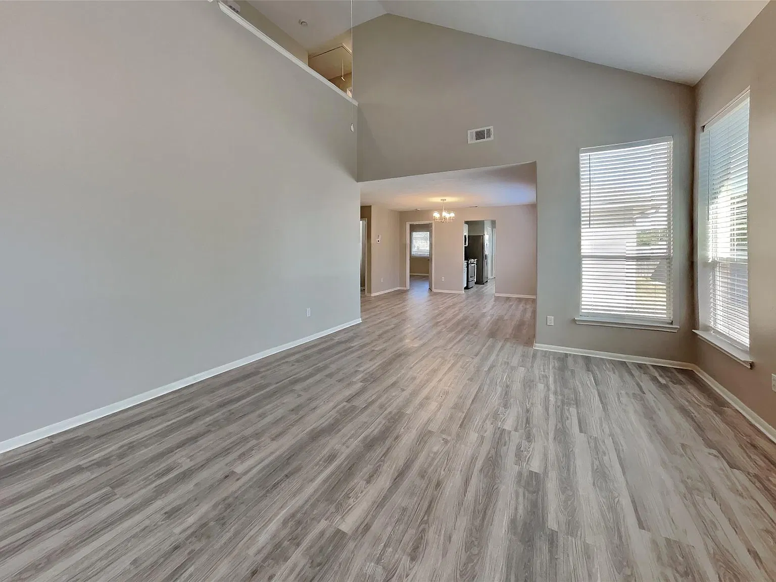 3 bed, 2.5 bath, 2218 sqft, $2,150 — Photo 2