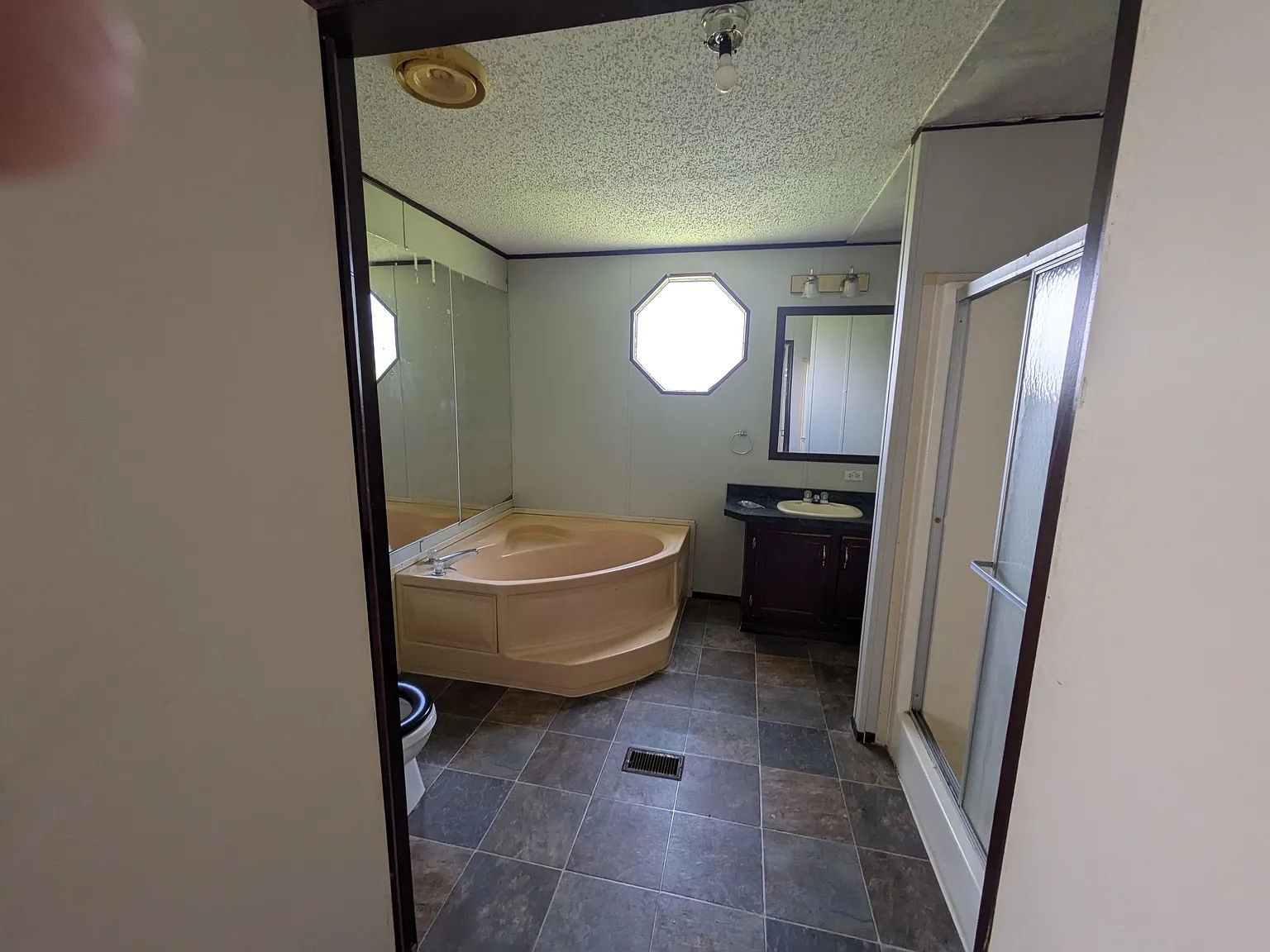 1009 Baskin Ln — Photo 4