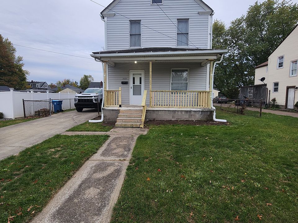 1st image of 1425 W 22nd St