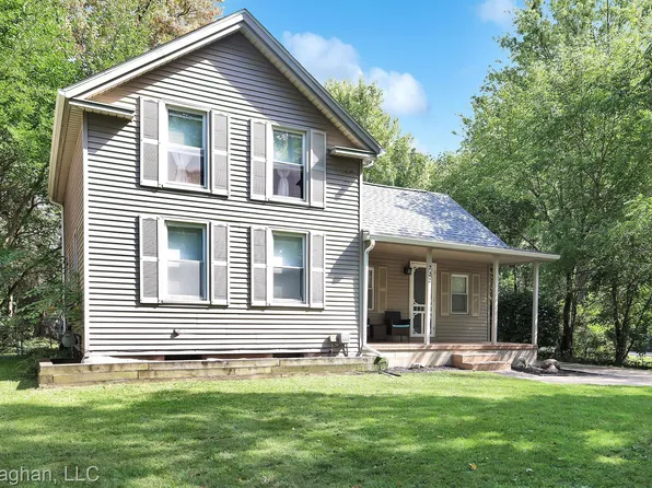 722 N Main St, Almont, MI 48003