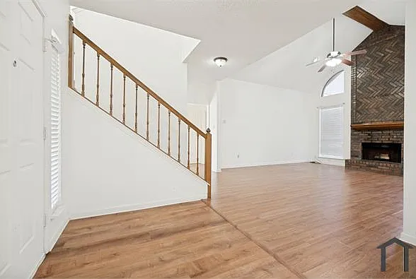 6 bed, 2726 sqft, $4,000 — Photo 2