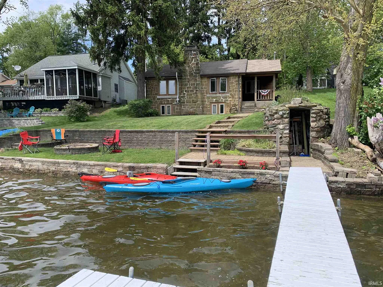 8927 E Circle Dr N photo 1
