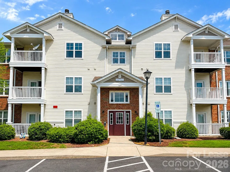 9813 Hyde Glen Ct