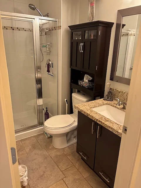Cozy Townhouse In Prime Location — Photo 3