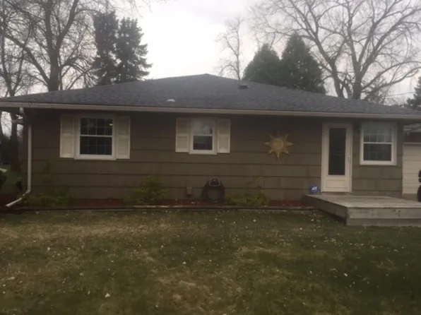 600 3rd St W, Waconia, MN 55387