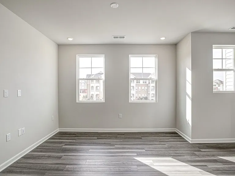 2437 Kasota Ln — Photo 20