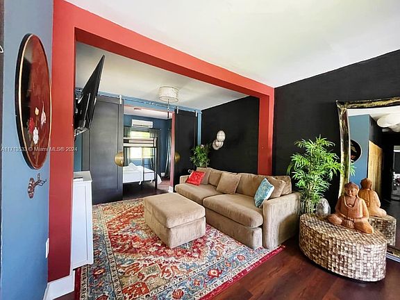 3rd image of 274 NW 32nd St #3