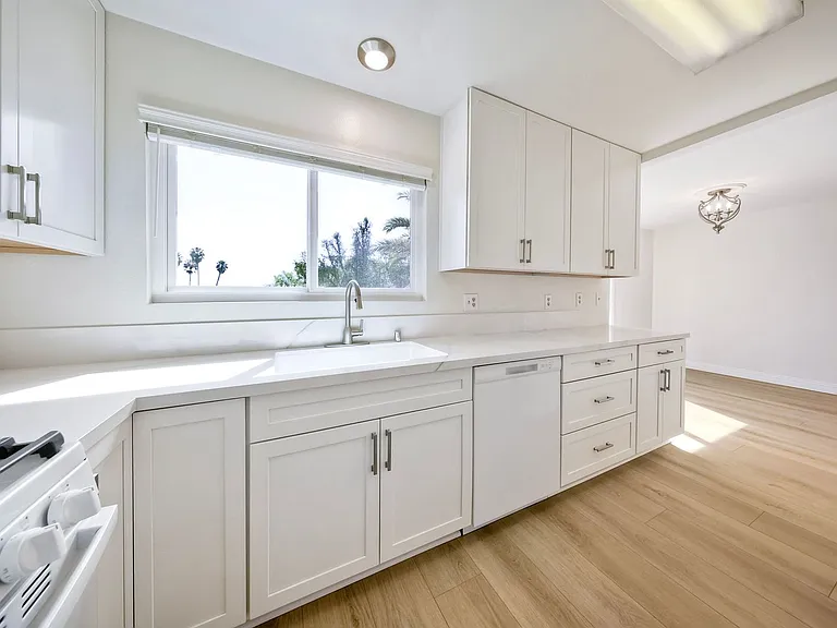 4711 Sunny Hills Rd — Photo 4