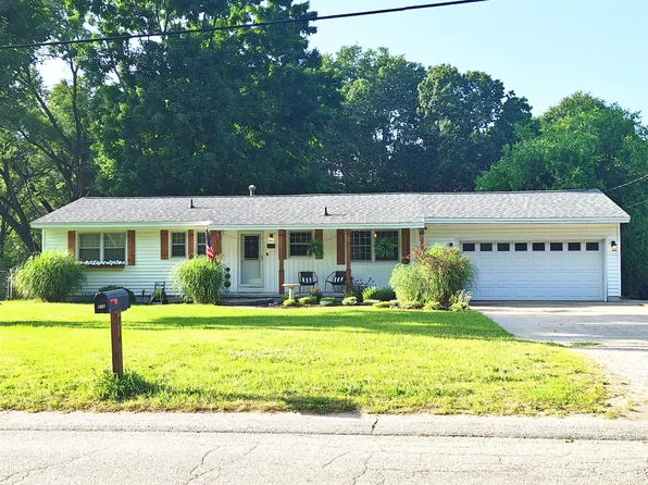 816 Benston Rd, Whitehall, MI 49461