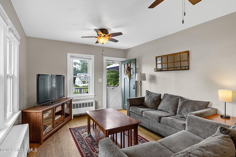 4th image of 10 Gipp Road