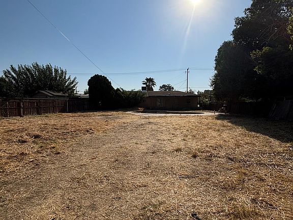 5th image of 1555 College Rd