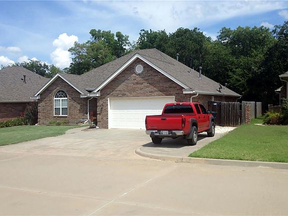 2nd image of 4415 Lilly Valley