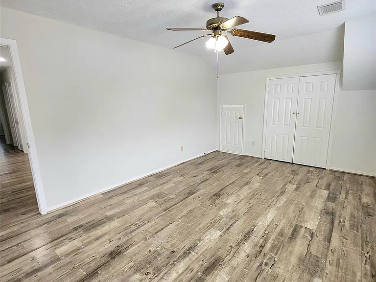 14335 Berrington Dr — Photo 16