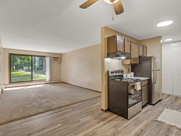 Eastgate Apartments — Photo 26