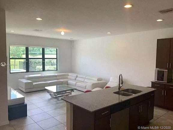 4th image of 772 NE 191st St #0
